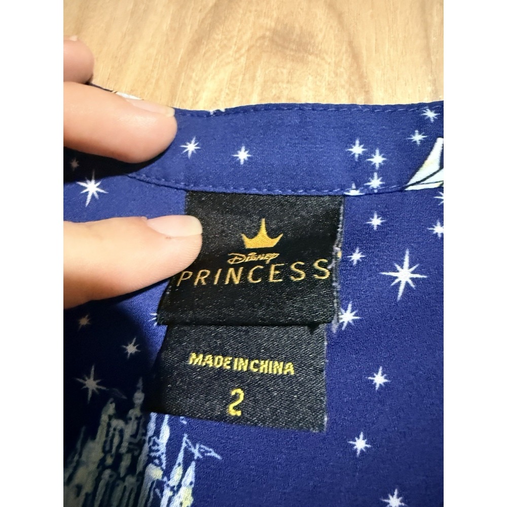 Disney Princess Cinderella Blue Castle Glass Slipper Roll Tab Blouse Size 2 - Picture 5 of 8